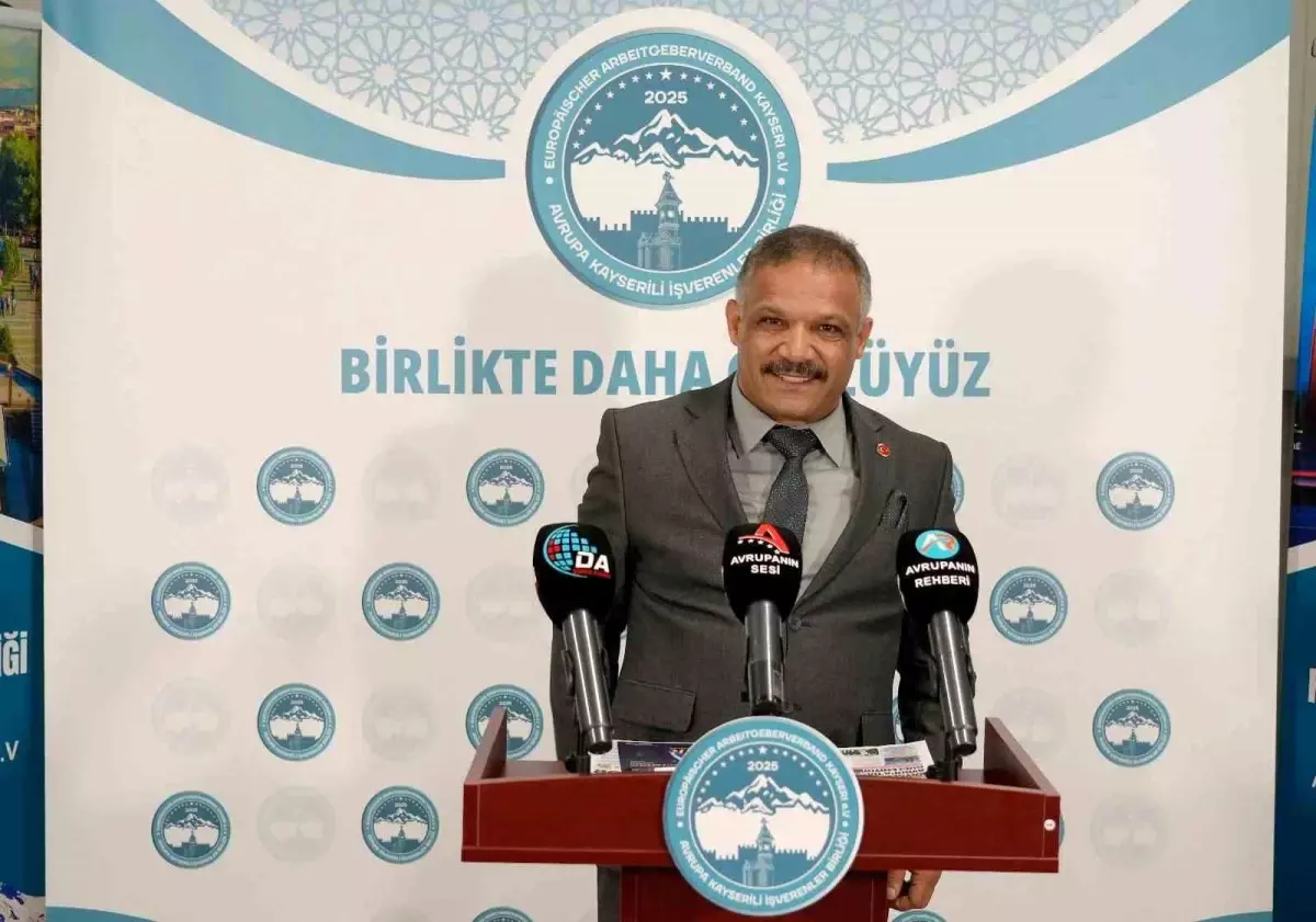 ali hizar baki ersoyun kayserispora destegi takdire sayan QuLQeh7m.jpg