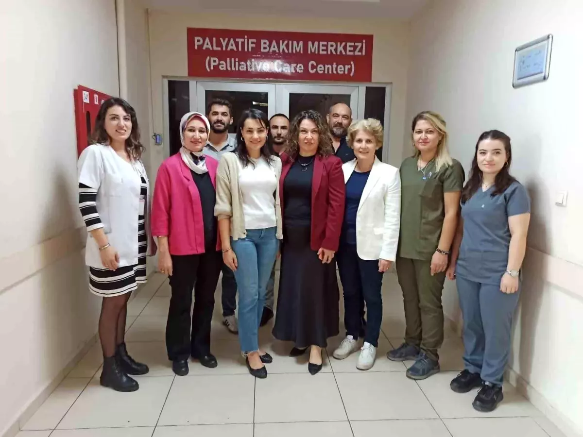 dunya palyatif bakim gununde anlamli ziyaret i8gut26Z.jpg