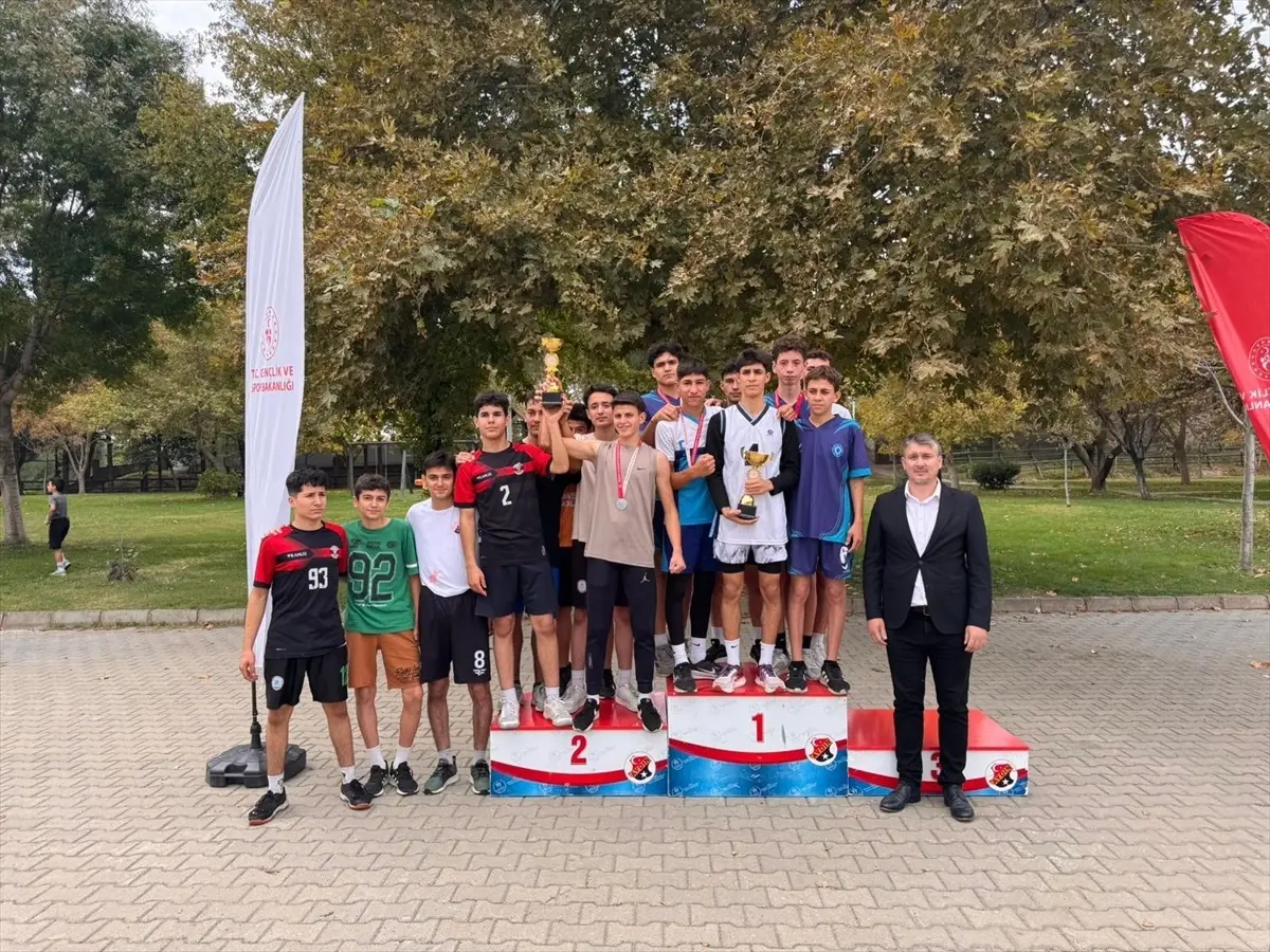 kuyucakta cumhuriyet kupasi kros musabakalari yapildi PsIJNuUl.jpg