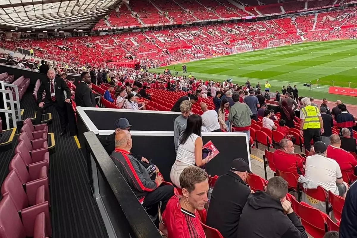 nereden nereye dunyanin en zengin kulubu futbolcularina corap ve sort veremiyor kpPeAF3z