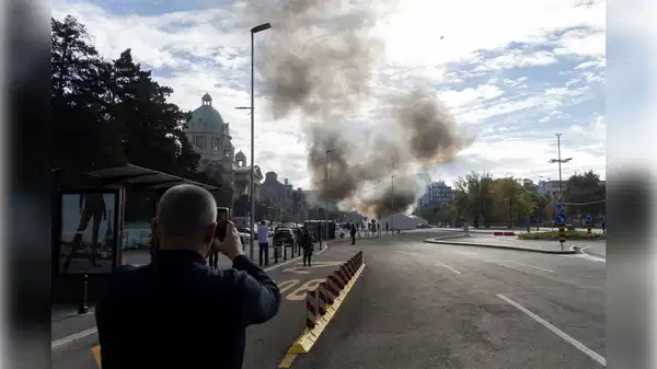 sirbistanda tansiyon yukseliyor parlamento onunde silahlar konustu bpNsLBRN.jpg