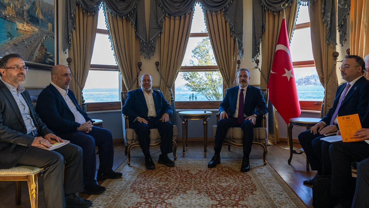 hakan fidan hamas siyasi buro uyeleriyle gorustu eIbsBQ7P.jpg