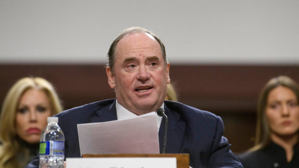 trump-yonetiminde-ilk-buyuk-tasfiye-abd-donanmasinin-zirvesinde-deprem-b5Tr7T4V