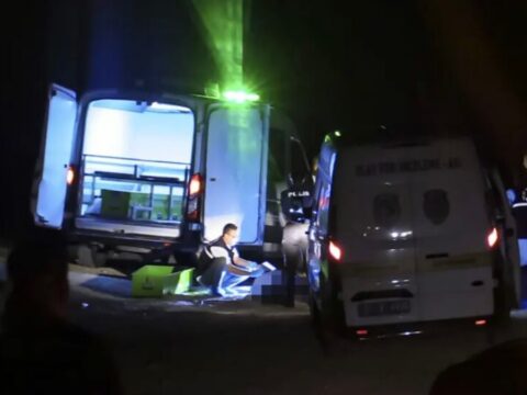 Seyir tepesinde iki erkek ile bir kadina infaz kKrp9Spk