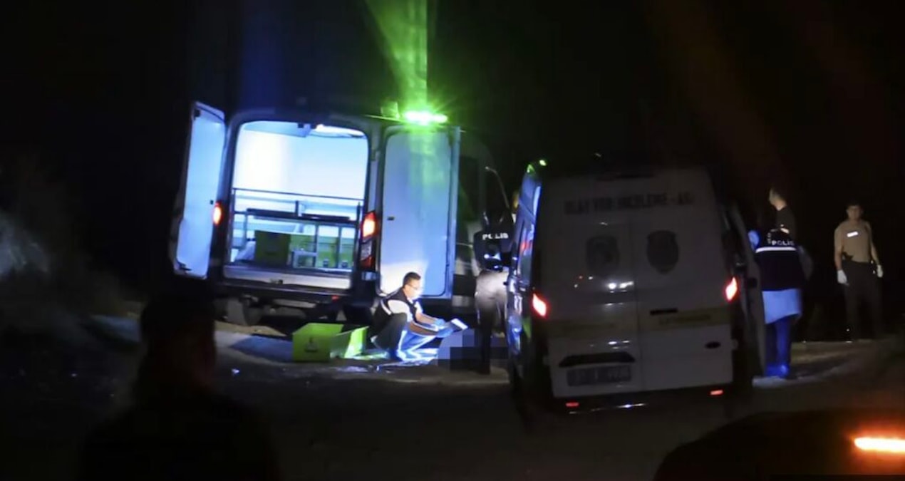 Seyir tepesinde iki erkek ile bir kadina infaz kKrp9Spk